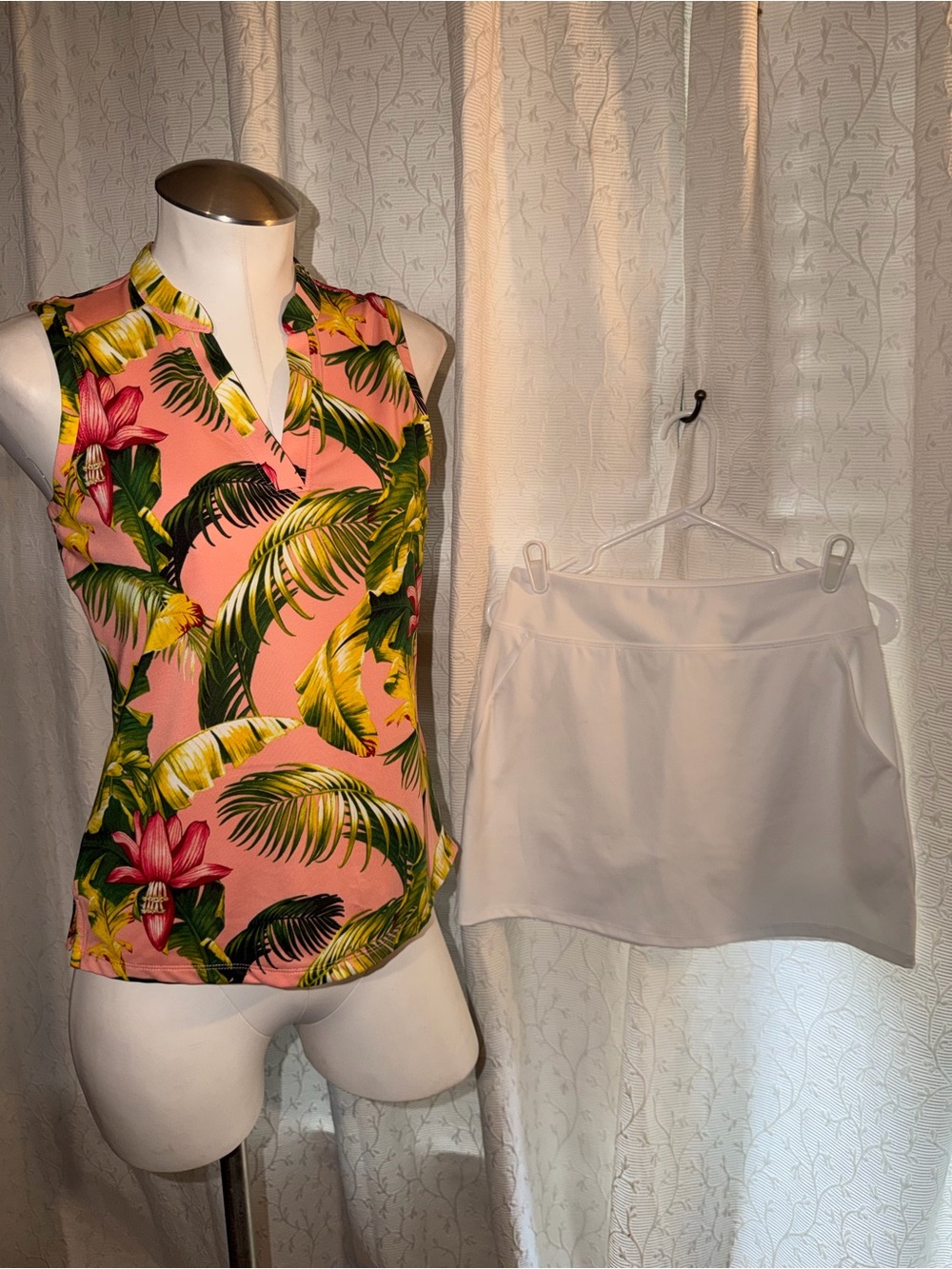 Tommy Bahama 2 pc set